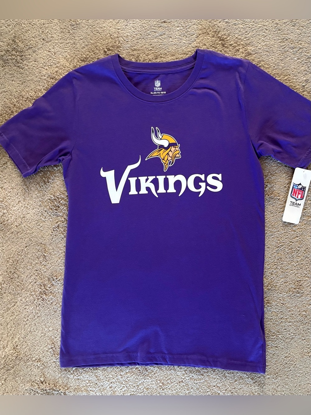 NFL Minnesota Vikings Purple Tshirt Boys size XL 16-18